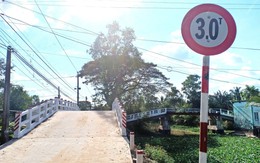 Vụ đặt tên cầu theo tên... Phó Chủ tịch xã: Tháo dỡ bảng tên cầu