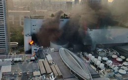 Hiện trường vụ cháy trung tâm mua sắm Thái Lan