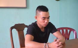 Nam thanh niên kề dao vào cổ thiếu nữ cướp điện thoại và tiền