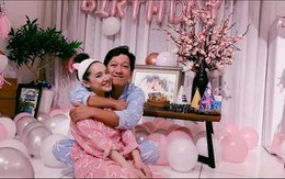 Trường Giang mặc đồ ngủ, ôm hôn Nhã Phương ở tiệc sinh nhật 36 tuổi