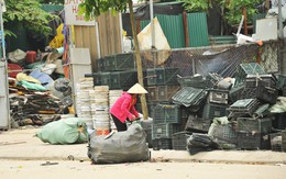 Nhiều mối nguy khó lường từ những kho tập kết phế thải nhựa khổng lồ ở làng Triều Khúc