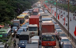 Cửa ngõ Hà Nội ùn tắc kinh hoàng khi người dân đổ về quê nghỉ lễ 30/4