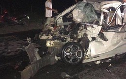 Hà Nội: Tài xế ô tô tử vong sau cú va chạm kinh hoàng với xe tải