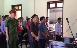 Ném đá trúng đầu hàng xóm, 2 cha con nhận 60 tháng tù