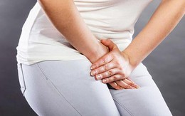 Nữ tiếp viên hàng không mắc bệnh “vùng kín” mãi không khỏi, biết lý do ai cũng ngỡ ngàng