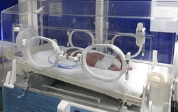 Hé lộ thông tin bất ngờ vụ nữ sinh 17 tuổi tự sinh con rồi giấu ở nhà vệ sinh