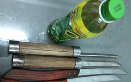 Giải cứu cô gái bị níu kéo tình yêu bằng xăng và dao nhọn