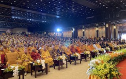 Đại lễ Vesak: Hàng vạn Phật tử đổ về tham dự khiến mọi ngả đường tắc nghẽn từ sáng sớm