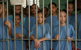 Xót xa những đứa trẻ sống mòn trong các nhà tù Philippines