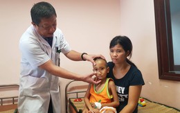 Kỳ lạ căn bệnh khiến cậu bé 5 tuổi bị "rò rỉ" dịch não, kết thành u to như quả ổi trên mũi