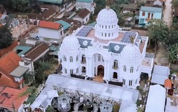Bên trong dinh thự Thanh Hóa có nội thất mạ vàng