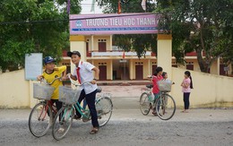 Giáo viên tiếng Anh lên lớp nhưng không giảng bài suốt nhiều tháng
