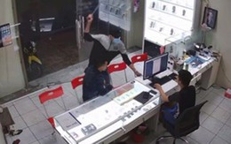 Chủ cửa hàng điện thoại ở Sài Gòn bị chém