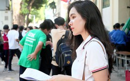 Hot girl trường Trần Phú suýt ngất vì nắng nóng mùa thi