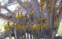 Bức ảnh 19 lính cứu hỏa cùng chung một số phận và câu chuyện thảm kịch trong vụ cháy rừng kinh hoàng nhất lịch sử nước Mỹ