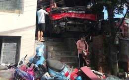Khởi tố vụ xe ô tô khách đâm 5 người thương vong ở Quảng Ninh