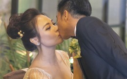 Cường Đôla liên tục hôn Đàm Thu Trang trong tiệc cưới