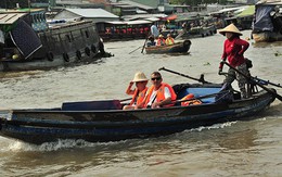 Những người phụ nữ mưu sinh trên chợ nổi