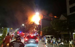 Nghệ An: Cháy lớn tòa nhà 4 tầng, nhiều người dân tá hỏa chạy thoát thân