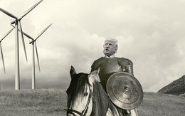 Tiết lộ gây sốc về mối thâm thù kỳ lạ của ông Trump với những chiếc cối xay gió