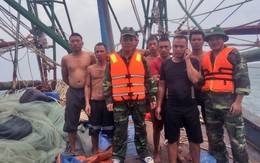 Gặp nạn trên biển, 7 ngư dân được cứu sống