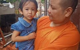 TP.HCM: Bé gái 4 tuổi lạc người thân trước cửa tịnh xá