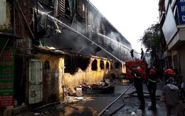 Sau hỏa hoạn tại Công ty Rạng Đông, người dân gửi lời cảm ơn các chiến sỹ chữa cháy