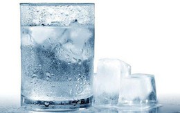 Uống nước lạnh sau ăn có thể gây ung thư?
