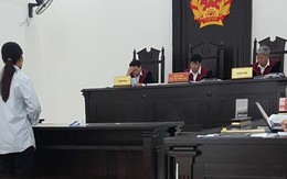 Ngã giá mua dâm trong nhà vệ sinh