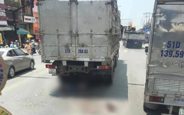 Rẽ trái không quan sát, đôi nam nữ đi xe máy bị xe tải cán tử vong thương tâm