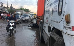 Tránh đoạn đường ngập nước, người đàn ông bị xe container cán chết tại chỗ
