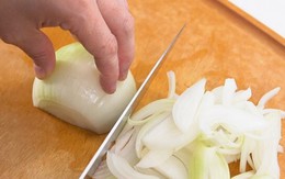 Cách dùng dao chuyên nghiệp mà đầu bếp chỉ mách nhỏ trong lớp dạy nấu ăn