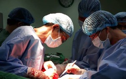 Phẫu thuật thành công khối u trung thất 'khổng lồ' 4 kg