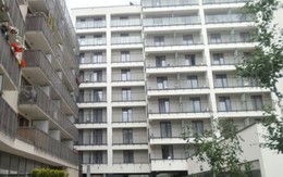 Tiệc tùng quá chén, binh sĩ Anh rơi từ tầng 7 xuống tử vong