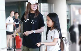 Triệu Vy dẫn con gái chín tuổi đi công tác