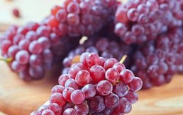 Gần hai triệu đồng một kg nho chuỗi ngọc Nhật Bản