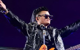 Jack Ma hát rock và khóc trong ngày từ chức chủ tịch Alibaba