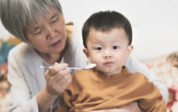 “Chị chê tôi quê mùa bẩn thỉu đúng không?”