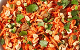 Cháu bé 2 tuổi gặp "phản ứng lạ" khi ăn rau củ, vì đâu?