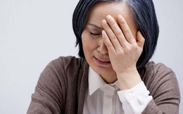 Bố mẹ phải bán nhà mặt phố về quê tá túc vì con gái sống “tầm gửi”