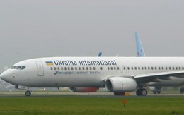 Rơi máy bay chở 170 người ở Iran