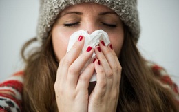 Phát hiện mới: Phụ nữ có vòng một lớn dễ bị cảm cúm hơn so với chị em "lép vế"