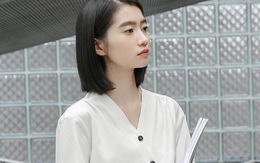 Khéo chọn áo sơ mi cách điệu, phong cách đi làm của chị em sẽ bớt nhàm chán hơn nhiều