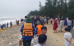 Thừa Thiên – Huế: Khẩn trương khắc phục tình trạng sạt lở bờ biển sau mưa bão