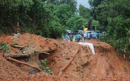 Nhiều tuyến đường tại miền Trung chưa thể lưu thông do mưa lũ