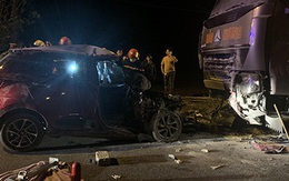 Ô tô con lao thẳng vào đầu xe tải trên quốc lộ 3 khiến 2 người tử vong