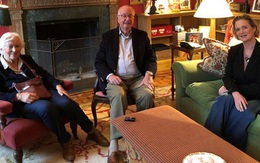 Cựu vương Bỉ lần đầu gặp con gái ngoài giá thú
