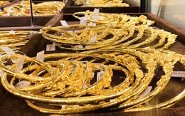 Giá vàng hôm nay 11/11: Giới đầu tư ồ ạt bán tháo vàng