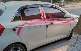 Khởi tố nhóm bảo vệ xịt sơn lên xe ô tô không chịu vào bãi gửi