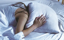 Mỗi đêm trước khi ngủ nên cẩn thận đặt 3 thứ này ở đầu giường: Mất vài giây nhưng có thể cứu bạn khỏi những cái chết đột ngột giữa đêm